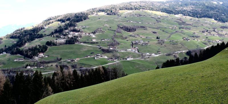 Uzbuna u idiličnom austrijskom selu: policija rastjerala Facebook partijanere