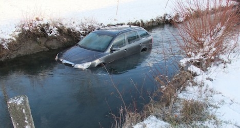 Izašao iz automobila 'okinuti' par slika, zaboravio nešto jako važno (FOTO)