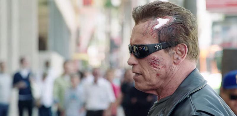 Schwarzenegger šetao ulicom kao Terminator i govorio ljudima ‘I’ll be back’ (VIDEO)