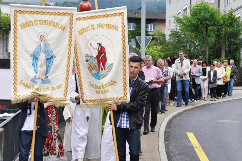 Pfäffikon (Švicarska): tradicionalna proslava sv. Ive