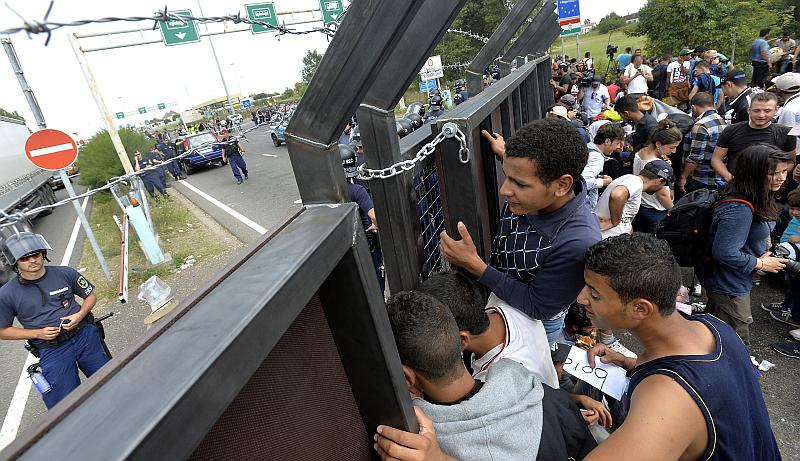 Evo što se trenutno događa s migrantima u Austriji, Njemačkoj i Mađarskoj