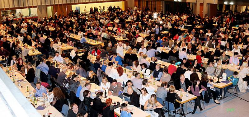 FOTOGALERIJA: Oko tisuću Hrvata uživalo na Ličkoj večeri u Gerlingenu