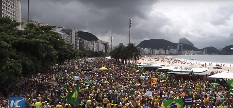 (VIDEO) NEVIĐENI PROSVJEDI: Tri milijuna ljudi na brazilskim ulicama: 'Dilma, van!'