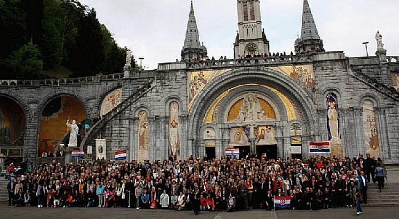 TRADICIONALNO HODOČAŠĆE Hrvatski iseljenici o Uzašašću pohodili Lurd