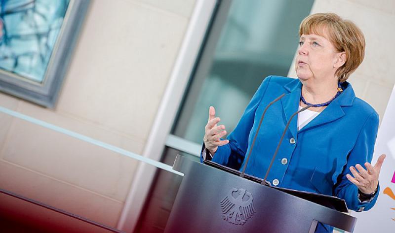 NAKON TRUMPOVIH KRITIKA NJENE POLITIKE Merkel poslala pomirljivu poruku, želi se uskoro sastati s njim?