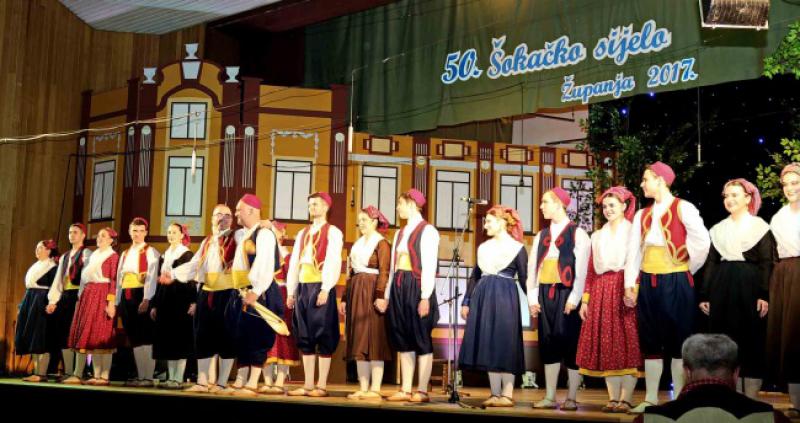 (FOTOGALERIJA) KUD 'TOMISLAV' STUTTGART NA ŠOKAČKOM SIJELU Pjesmom i plesom protiv zaborava hrvatske tradicije
