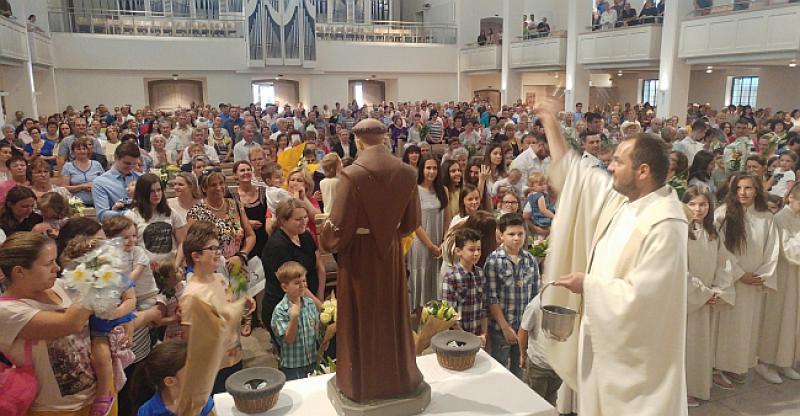 FOTOGALERIJA Sv. Ante i blagoslov djece u Stuttgartu