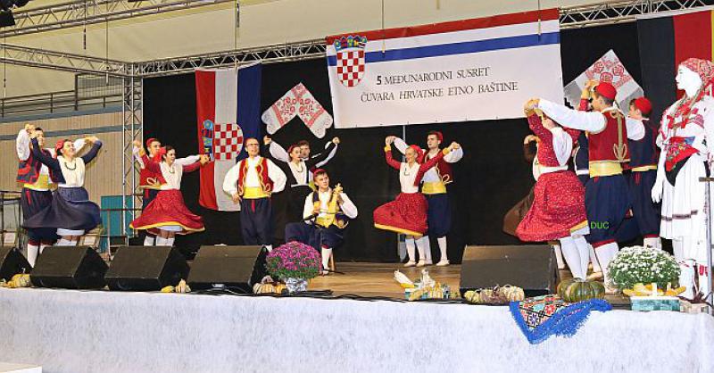 120+ FOTOGRAFIJA Peti međunarodni susret čuvara hrvatske etno baštine u Filderstadtu