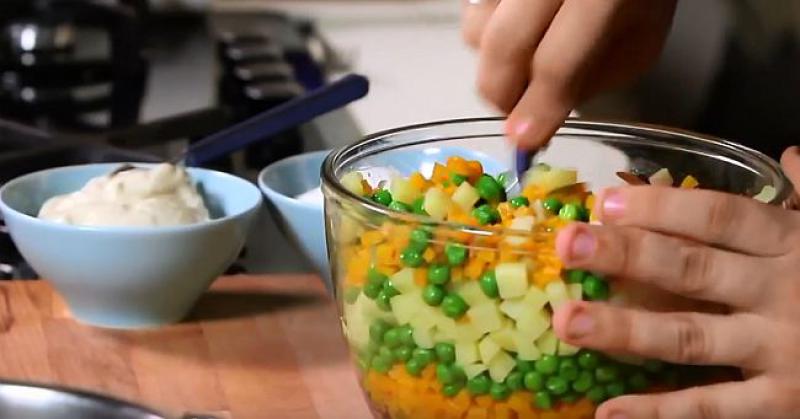 VIDEO RECEPT Francuska salata, kraljica novogodišnje trpeze