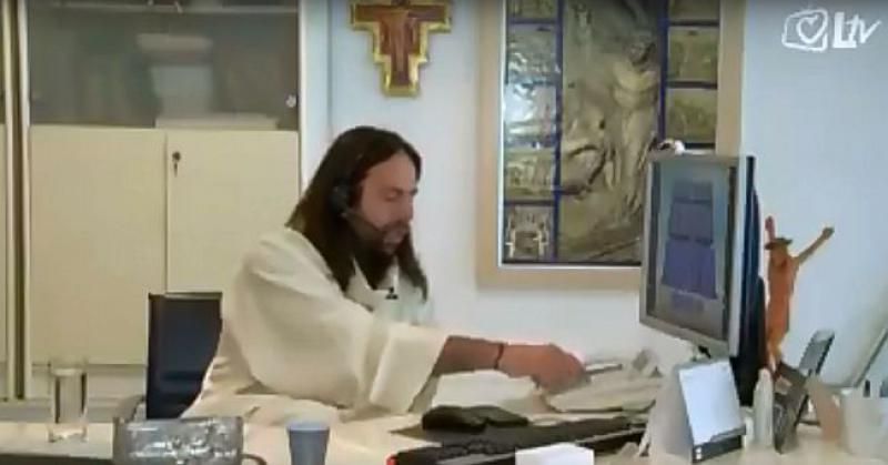 VIDEO Kako bi to izgledalo da Isus i sveti Ante rade u call centru