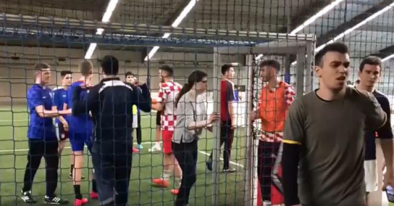 (VIDEO) EVO KAKO SE ZABAVLJA HRVATSKA MLADEŽ U MÜNCHENU Zaigrali nogomet i badminton
