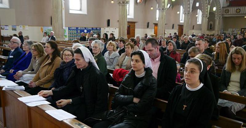 PRVA DVOJEZIČNA MISA HRVATSKE ZAJEDNICE U DUBLINU Na trenutke ih zbunila, ali ponajviše obogatila