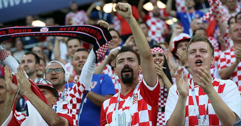 FOTOGALERIJA Hrvati okupirali stadion u Kalinjingradu, još malo do početka utakmice!