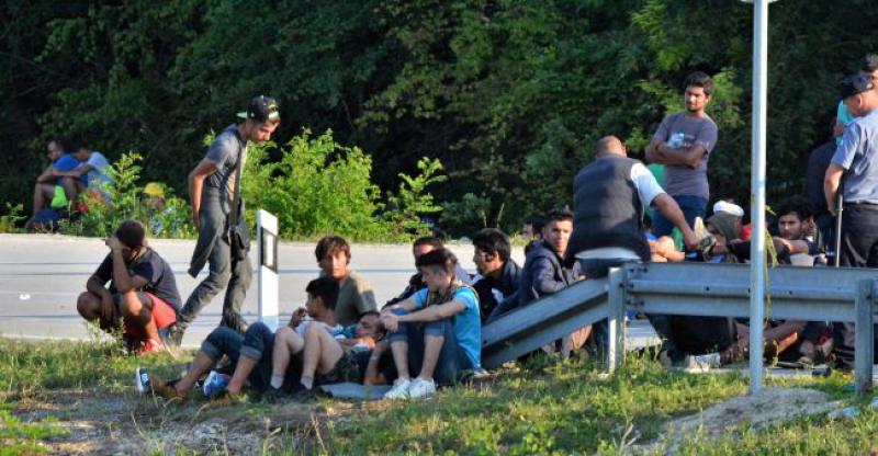 DODIK OPTUŽUJE BOŠNJAČKE STRANKE ‘Planirate 150.000 migranata smjestiti u BiH kako bi promijenili etničku i vjersku strukturu’