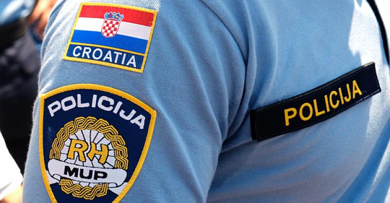 NOĆNA AKCIJA HRVATSKE POLICIJE Ilegalni migrant nasrnuo nožem, a onda je policajac zapucao