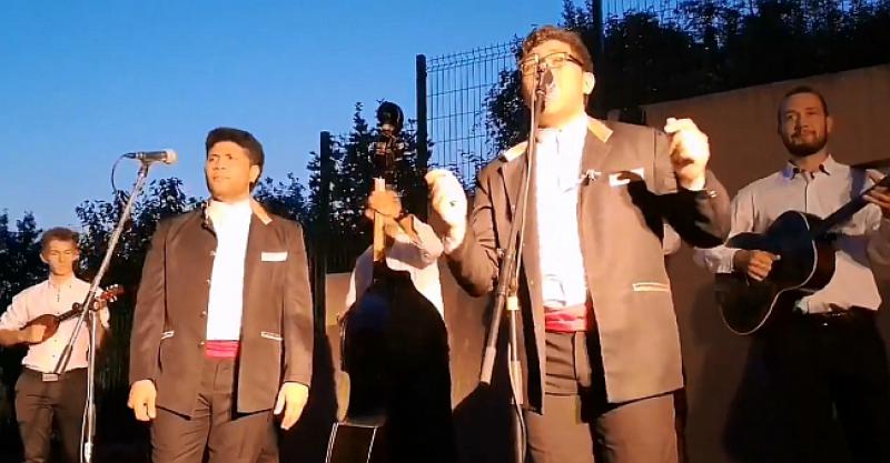 (VIDEO) SLOBODNO PUSTITE SUZU Poslušajte kako je Klapa 'Samoana' u Zagrebu otpjevala legendarnu zagorsku pjesmu