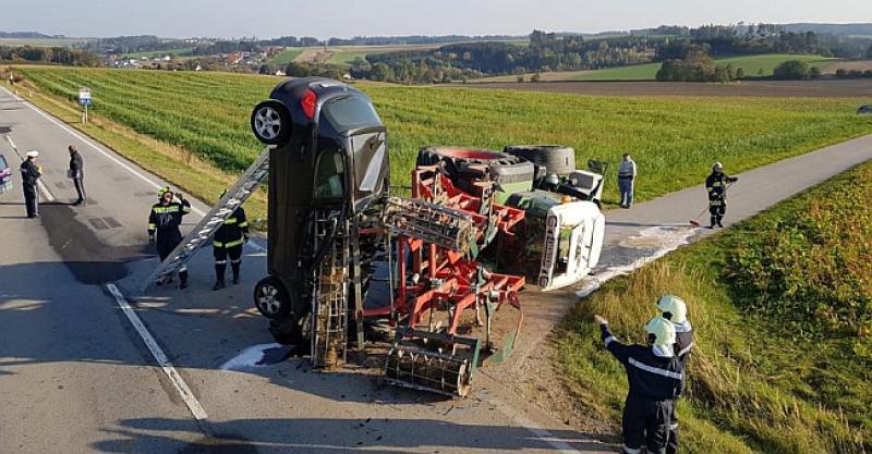 (VIDEO) PROMETNA NEZGODA KAKVU JOŠ NISTE VIDJELI Hitne službe u čudu su gledale vertikalno okrenut automobil