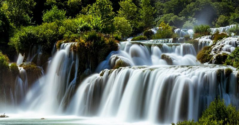 PRESTIŽNA AMERIČKA IZDAVAČKA KUĆA Čitateljima preporučuje da obavezno posjete hrvatske nacionalne parkove