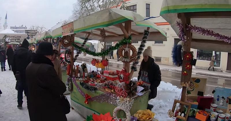 (VIDEO) BOŽIĆNA ČAROLIJA Pogledajte kako se u Travniku dočekuje omiljeni kršćanski blagdan