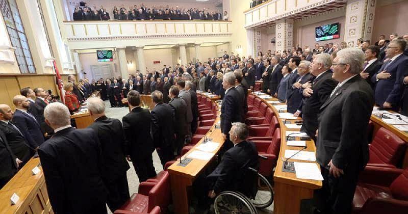 (KOMENTAR) HOĆE LI DOISTA BITI OLAKŠANO STJECANJE HRVATSKOG DRŽAVLJANSTVA? U Zakon o odnosima RH s Hrvatima izvan RH preuzeto je dosta toga iz slovenskog zakona za Slovence izvan Slovenije i srbijanskog Zakona za Srbe u dijaspori?!