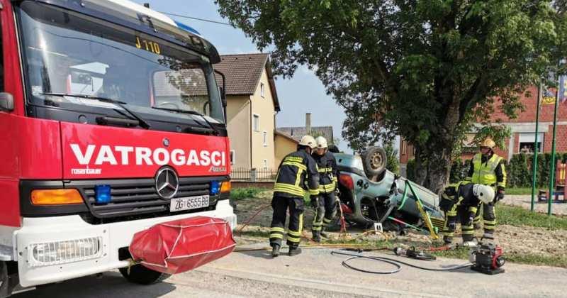 VATRU UGASITI I BRATA SPASITI! Treba doživjeti taj osjećaj kad uletiš s dvadesetak kila opreme na sebi u zadimljen prostor da bi nekog ili nešto spasio!