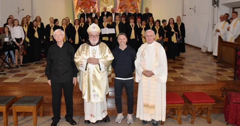 (AUSTRIJA) VELIKO SLAVLJE U SALZBURGU POVODOM BLAGDANA MALE GOSPE Proslavu su uveličali biskup Žerdin iz Perua, zbor Condura Croatica Zadar i legendarni trener Bayerna Niko Kovač