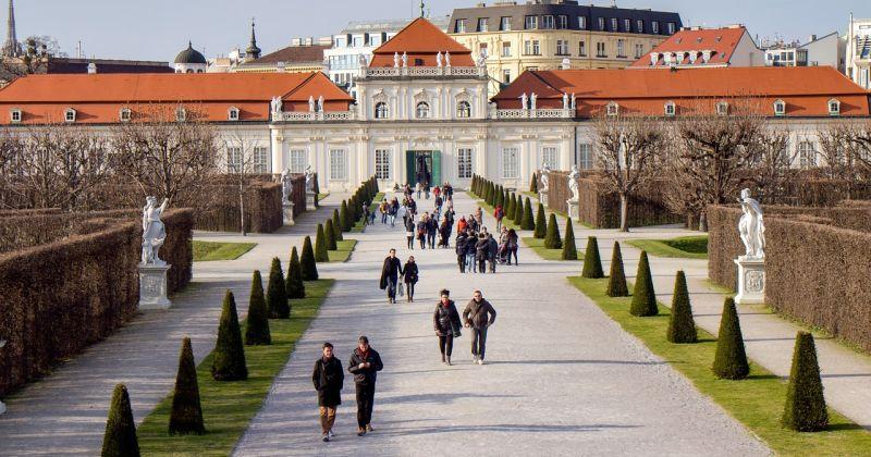 GRADONAČELNICI, UGLEDAJTE SE NA OVAJ PRIMJER Beč časti građane restoranskim vaučerima od 50 i 25 eura