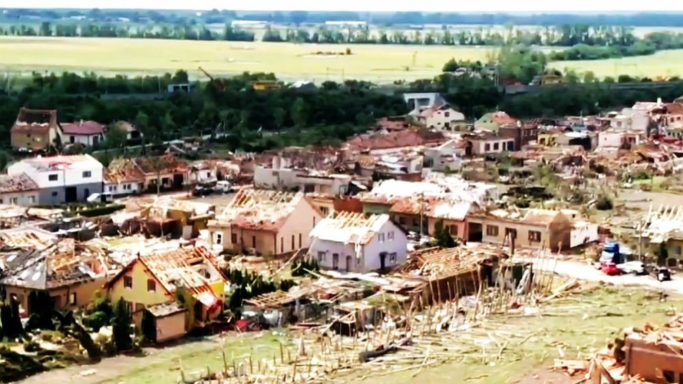 (VIDEO) Pretužni prizori iz Češke, pogledajte pustoš koju je iza sebe ostavio tornado