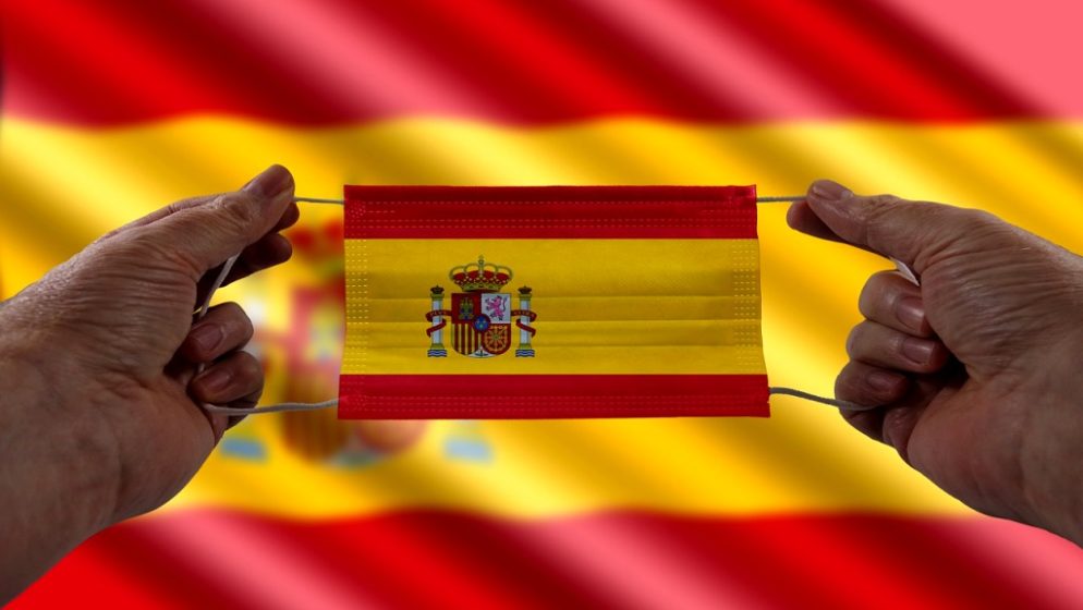 Španjolska ukinula maske na otvorenom, unatoč tome mnogi ih još uvijek nose