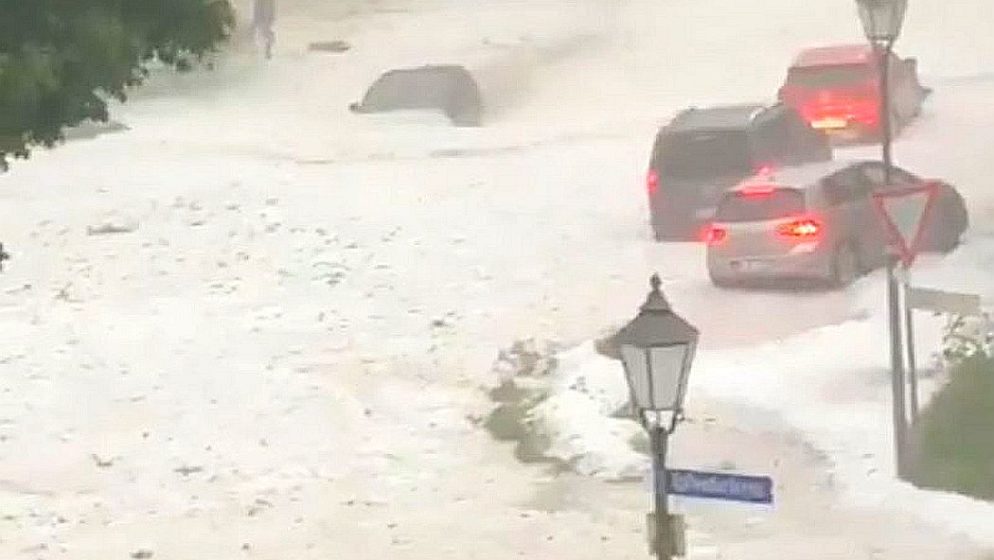 (FOTO, VIDEO) Olujno nevrijeme na zapadu Europe izazvalo pravi kaos