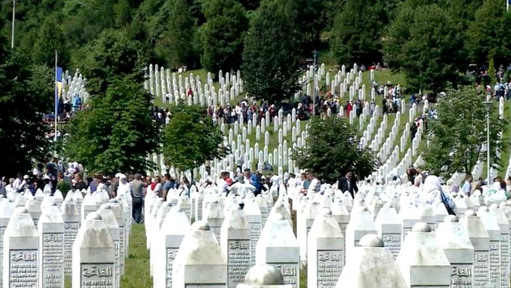 Umirovljeni general vojske bosanskih Srba optužen za genocid u Srebrenici