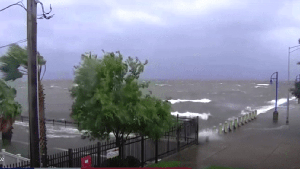 Uragan Ida stigao do obale SAD-a, pogodio Louisianu, deseci tisuća ljudi u bijegu