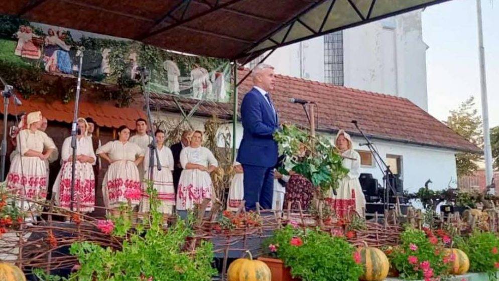 ODRŽANA 54. VOLODERSKA JESEN – najveća i najstarija manifestacija posvećena berbenim običajima u Sisačko-moslavačkoj županiji