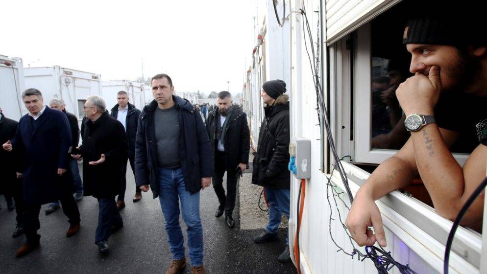 Mnogi i drugu zimu u kontejnerima čekaju obnovu porušenih domova na Banovini