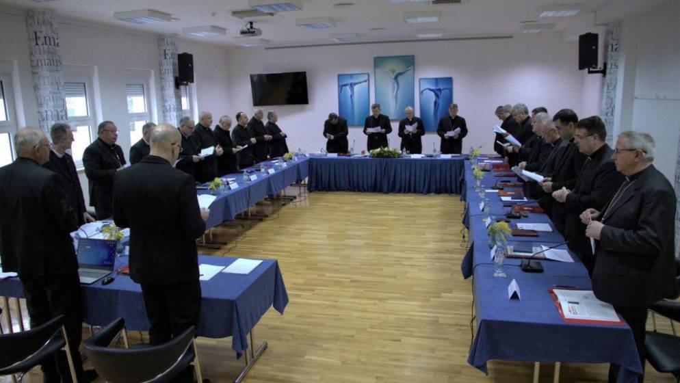 Biskupi Hrvatske i BiH pozvali na jednakopravnost: Nepravedni zakoni omogućuju preglasavanje i majorizaciju malobrojnijih