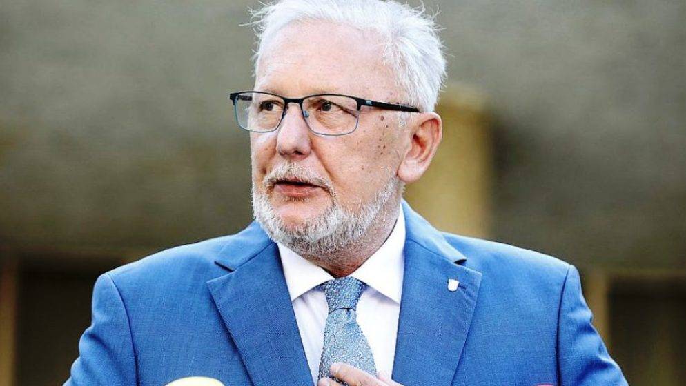 Ministar Božinović pozitivan na koronavirus, ima blage simptome