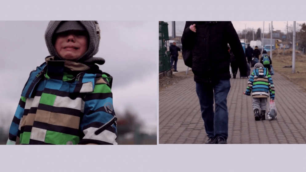 Potresna snimka dječaka, koji plačući prelazi ukrajinsko-poljsku granicu obilazi svijet