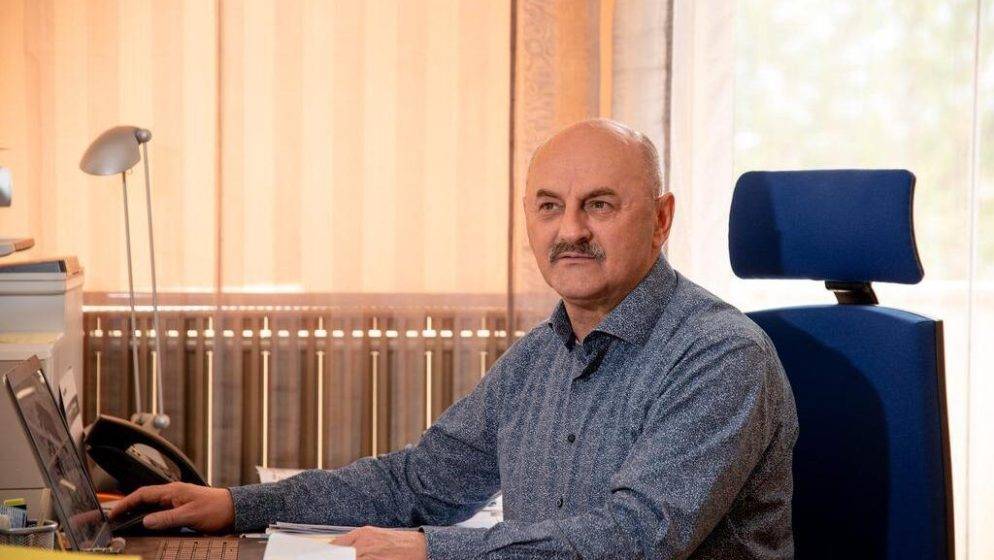 Gradonačelnik Gospića Karlo Starčević nema službene kartice ni auto: ‘Svoje plaće već pet godina dajem za studentske stipendije’