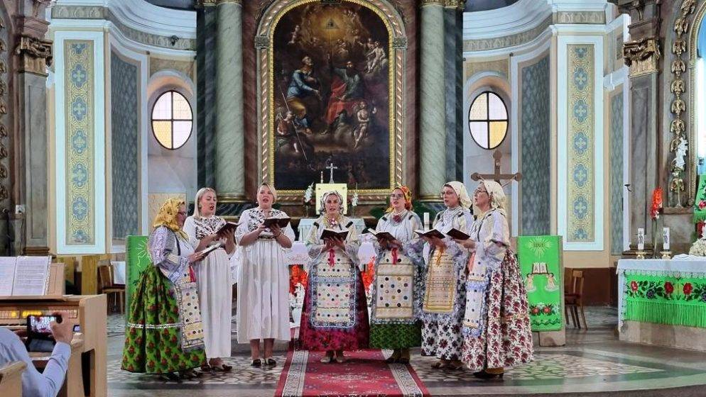 Vojvođanski Hrvati upriličili tradicionalni 'Marijanski pučki festival' u Monoštoru