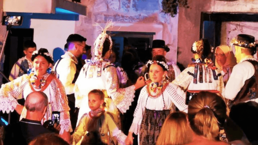 Vojvođanski Hrvati zapjevali u Solinu na koncertu tradicijskih napjeva 'Zapivala tica mala'