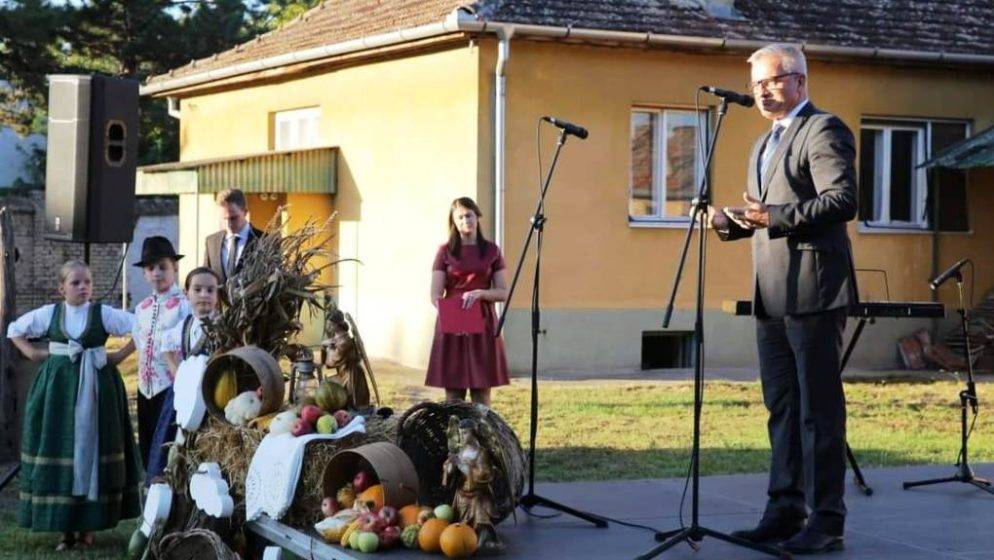 Državni tajnik Zvonko Milas posjetio Hrvate u Srbiji i potvrdio potporu za izgradnju dječjeg vrtića ‘Anđeli čuvari’