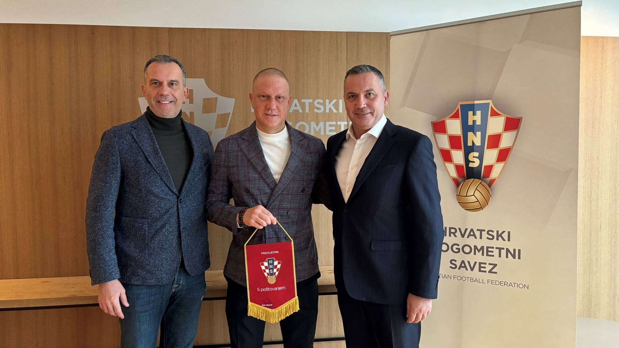 Legendarni bivši 'Vatreni' Ivan Klasnić prihvatio poziv predsjednika Kustića da tijekom Eura bude ambasador hrvatske reprezentacije i HNS-a