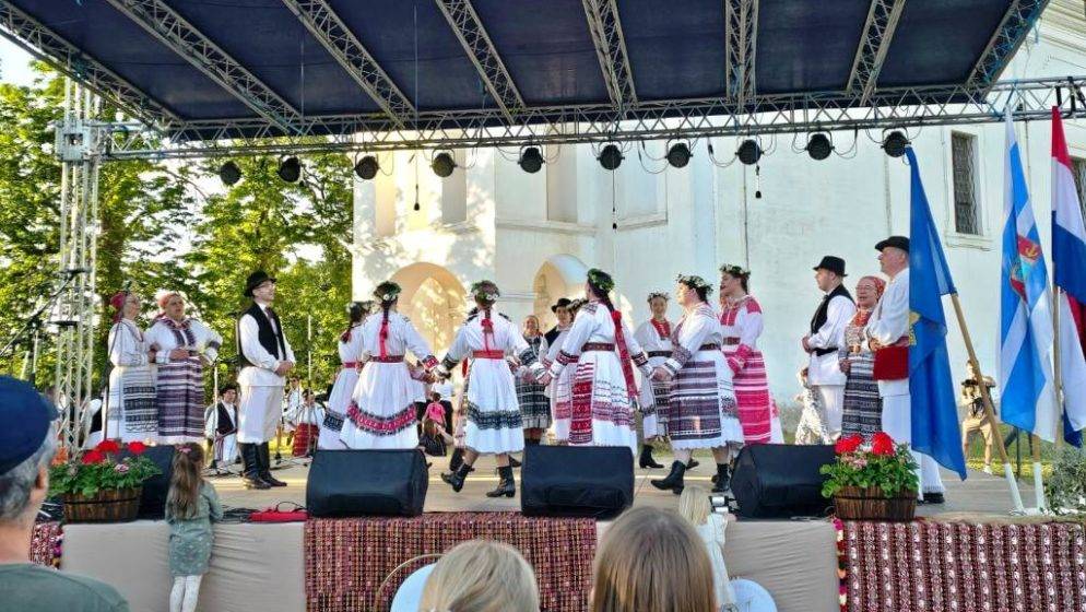 Hrvati iz Srbije i Mađarske okupili se na 29. Baranjskom bećarcu u Topolju