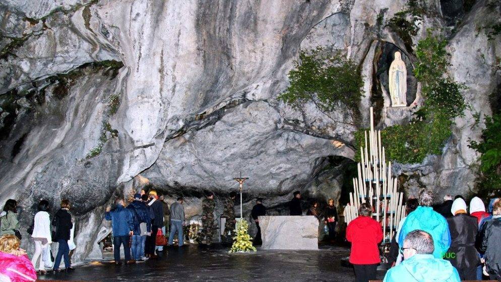 Udijeli mi, Gospodine, Bože moj, da ne klonem ni u blagostanju ni u nevolji, da se ne uzoholim kad stvari idu dobro, niti da budem potišten kad idu loše