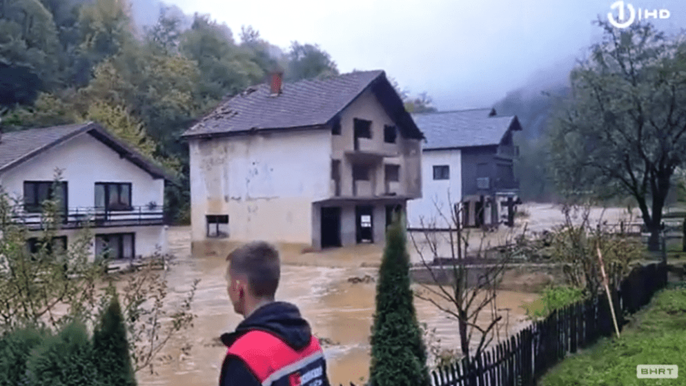 Kritična situacija u Jablanici zbog obilnih oborina: poplave, klizišta i ljudske žrtve