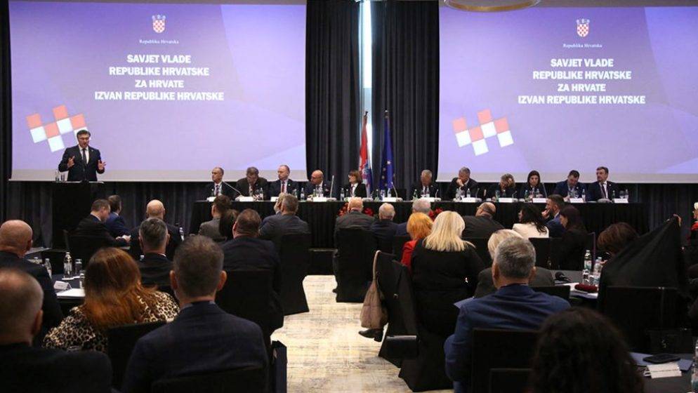 Premijer Plenković pozvao Hrvate izvan Hrvatske da vladi predlože ‘velike projekte’. Državni tajnik Milas: Pokušavamo biti – jedna globalna, hrvatska obitelj