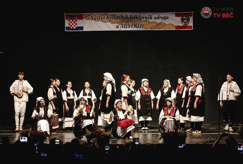 Prvi Susret hrvatskih folklornih udruga u Austriji: Slavlje tradicije i zajedništva u Steyru