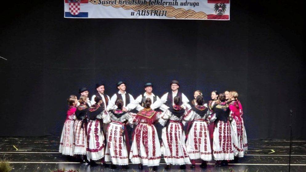 Prvi Susret hrvatskih folklornih udruga u Austriji: Slavlje tradicije i zajedništva u Steyru