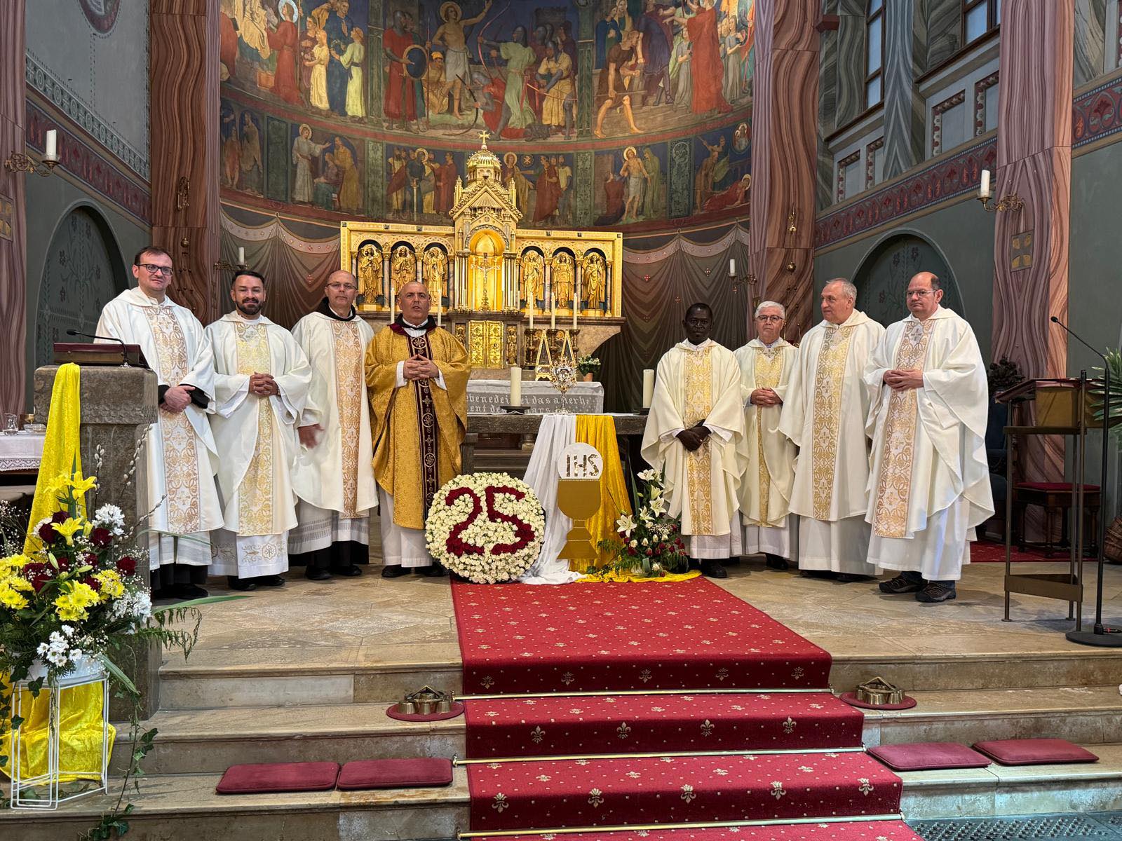 Fra Tomislav Puljić, kapelan pri Hrvatskoj katoličkoj misiji Augsburg i član Hercegovačke franjevačke provincije proslavio jubilej - 25 godina svečeništva