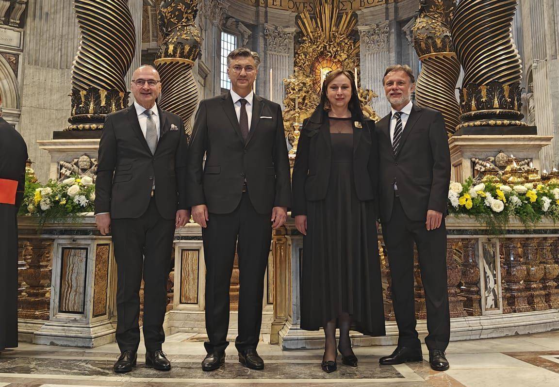 Premijer Plenković zaželio papi Lavu XIV. uspješan pontifikat i pozvao ga u Hrvatsku
